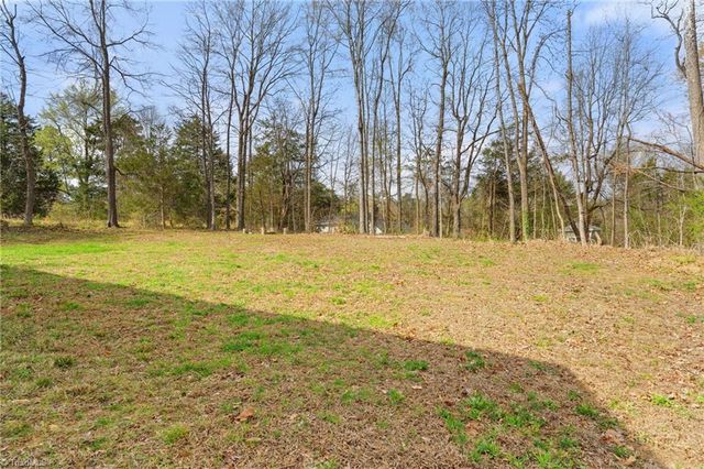 450 Black Lake Road, Thomasville, NC 27360