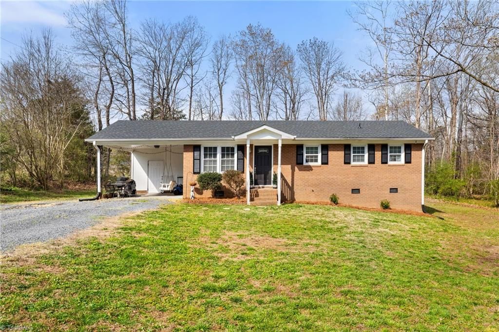 450 Black Lake Road, Thomasville, NC 27360