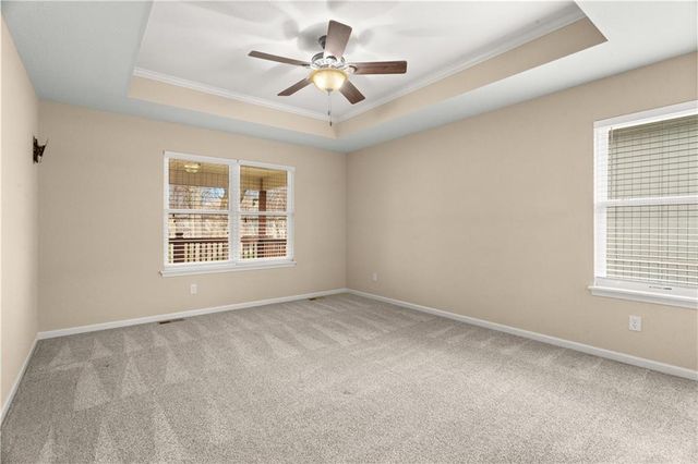 2724 S Woodbury Drive, Independence, MO 64055