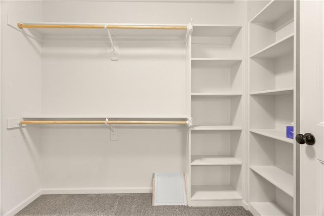 2724 S Woodbury Drive, Independence, MO 64055