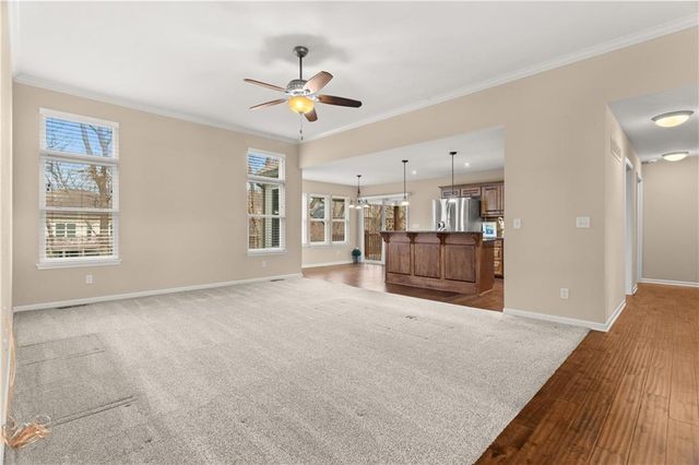 2724 S Woodbury Drive, Independence, MO 64055