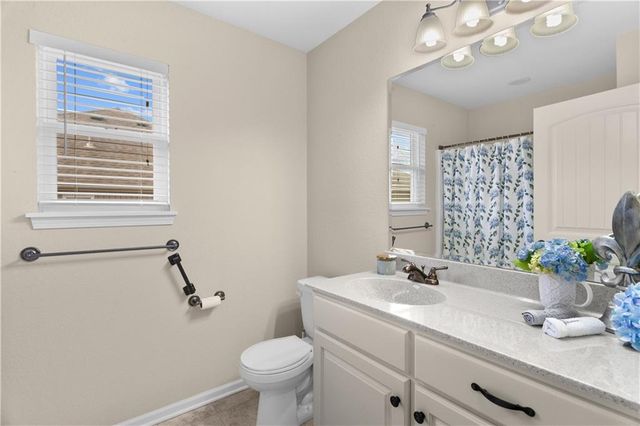 2724 S Woodbury Drive, Independence, MO 64055