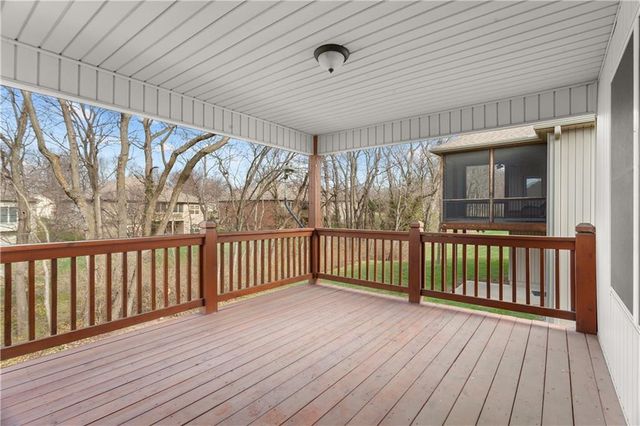 2724 S Woodbury Drive, Independence, MO 64055