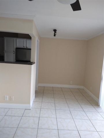 8903 NW 28th Drive B, Coral Springs, FL 33065