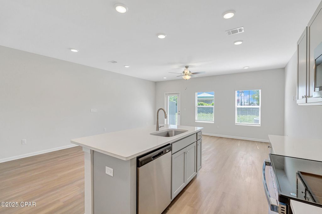 Image 6 of property listing at 7687 Grotto Lane 14, Panama City Beach, FL 32408