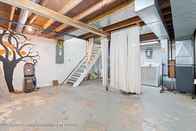 2360 Gilbert Road, Lansing, MI 48911