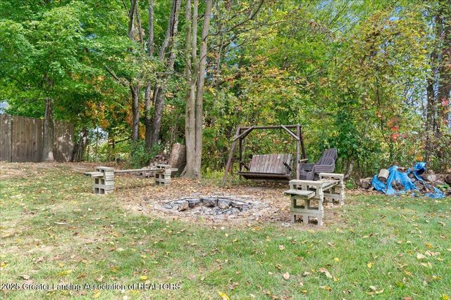 2360 Gilbert Road, Lansing, MI 48911