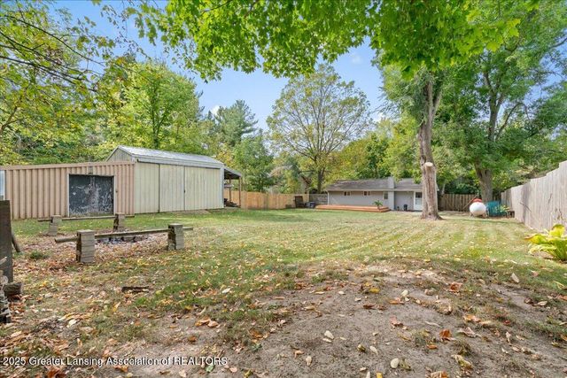 2360 Gilbert Road, Lansing, MI 48911