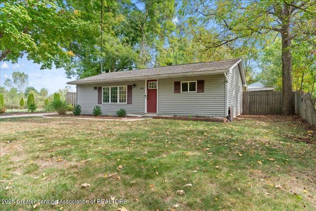 2360 Gilbert Road, Lansing, MI 48911