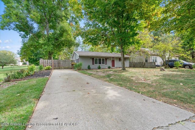 2360 Gilbert Road, Lansing, MI 48911