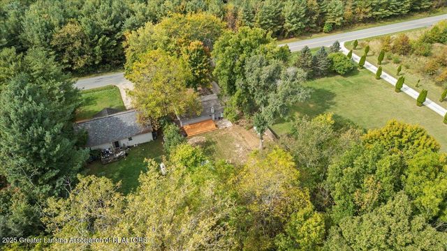 2360 Gilbert Road, Lansing, MI 48911
