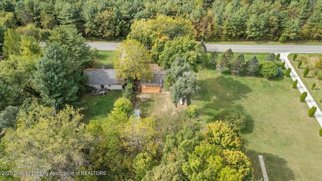 2360 Gilbert Road, Lansing, MI 48911