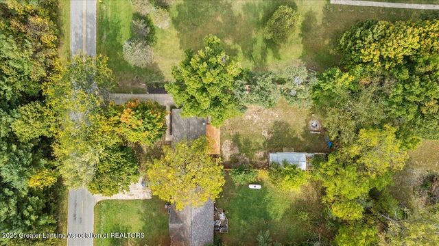 2360 Gilbert Road, Lansing, MI 48911