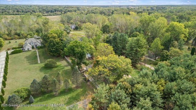 2360 Gilbert Road, Lansing, MI 48911