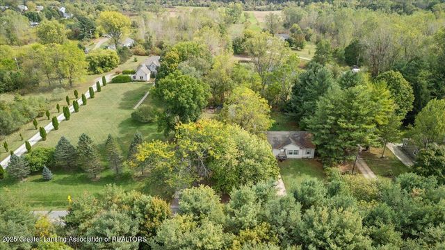 2360 Gilbert Road, Lansing, MI 48911