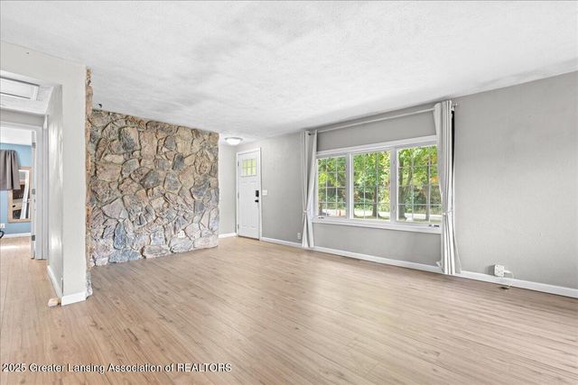 2360 Gilbert Road, Lansing, MI 48911