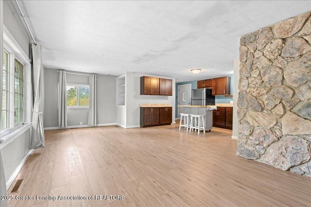 2360 Gilbert Road, Lansing, MI 48911