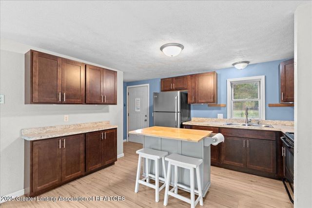 2360 Gilbert Road, Lansing, MI 48911