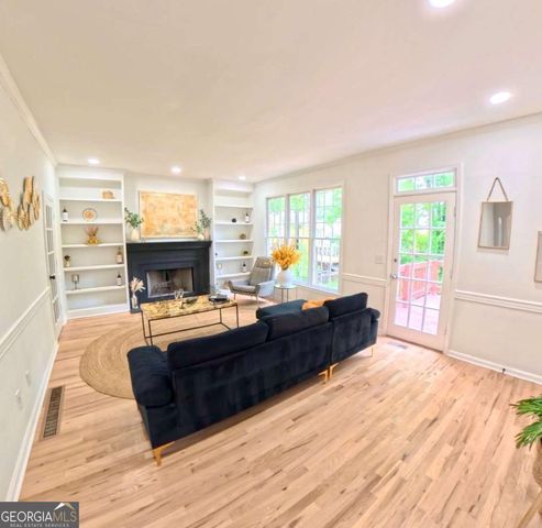 1952 Skidmore Circle, Lawrenceville, GA 30044