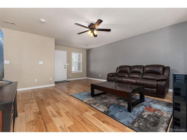 7831 S Kittredge Cir, Englewood, CO 80112