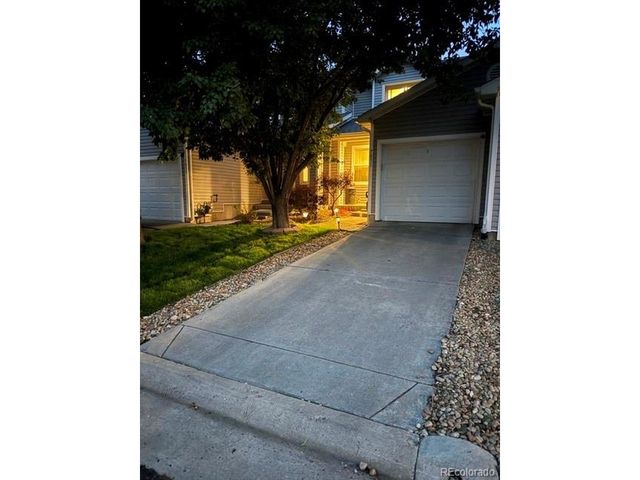 7831 S Kittredge Cir, Englewood, CO 80112