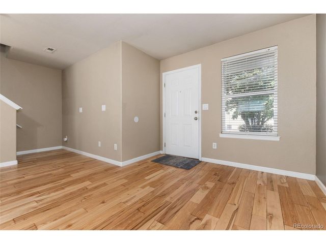 7831 S Kittredge Cir, Englewood, CO 80112