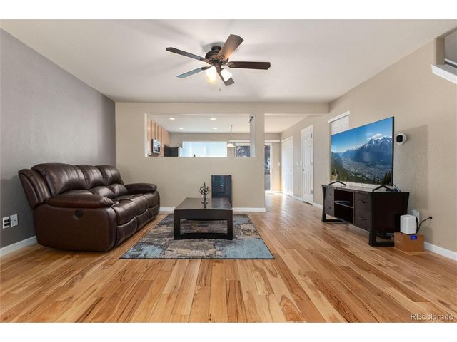 7831 S Kittredge Cir, Englewood, CO 80112