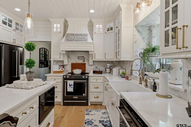 3204 Lake Forest Dr., Tyler, TX 75707