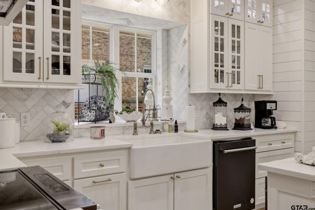 3204 Lake Forest Dr., Tyler, TX 75707