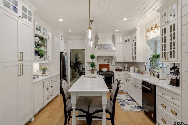3204 Lake Forest Dr., Tyler, TX 75707