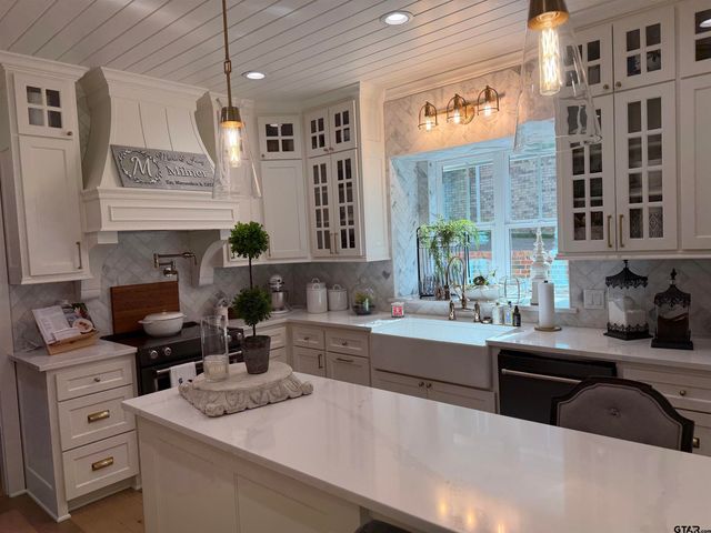 3204 Lake Forest Dr., Tyler, TX 75707