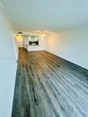 3100 W Rolling Hills Cir 310, Davie, FL 33328