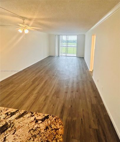 3100 W Rolling Hills Cir 310, Davie, FL 33328