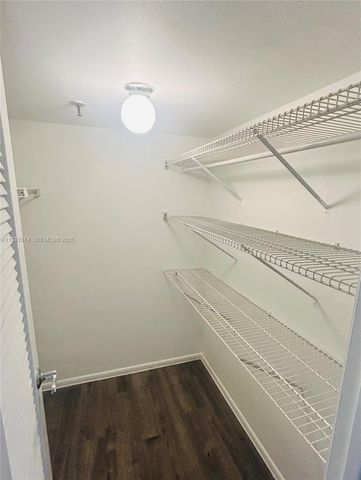 3100 W Rolling Hills Cir 310, Davie, FL 33328