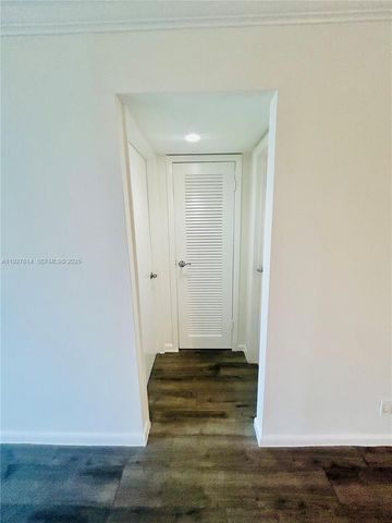 3100 W Rolling Hills Cir 310, Davie, FL 33328