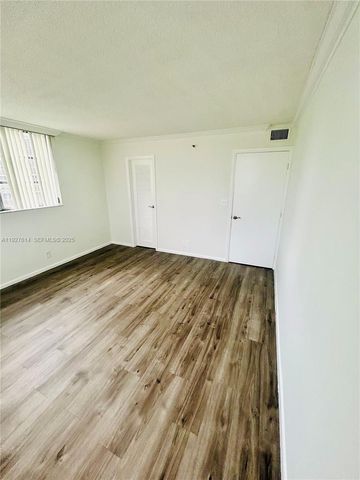 3100 W Rolling Hills Cir 310, Davie, FL 33328