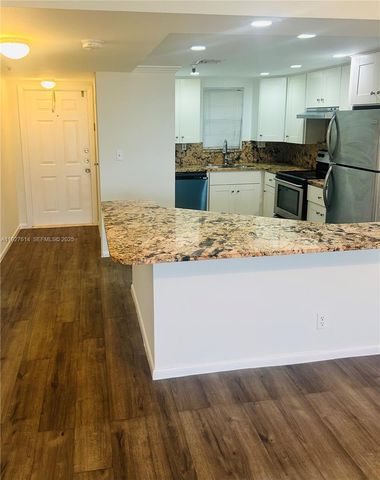 3100 W Rolling Hills Cir 310, Davie, FL 33328