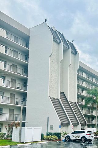 3100 W Rolling Hills Cir 310, Davie, FL 33328