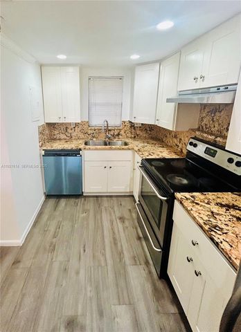 3100 W Rolling Hills Cir 310, Davie, FL 33328