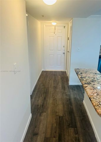 3100 W Rolling Hills Cir 310, Davie, FL 33328