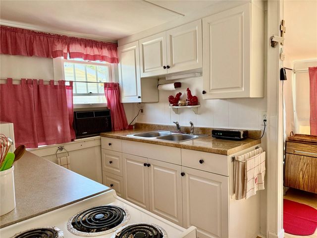 9 PONCE DE LEON STREET, Bradenton, FL 34208