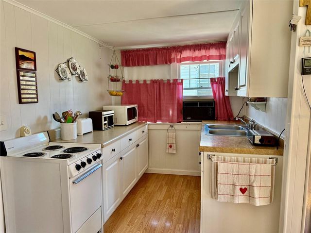 9 PONCE DE LEON STREET, Bradenton, FL 34208