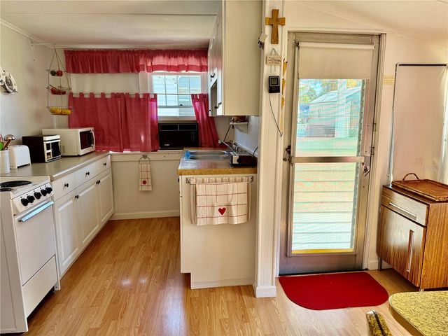 9 PONCE DE LEON STREET, Bradenton, FL 34208