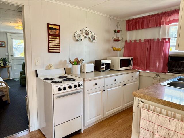 9 PONCE DE LEON STREET, Bradenton, FL 34208