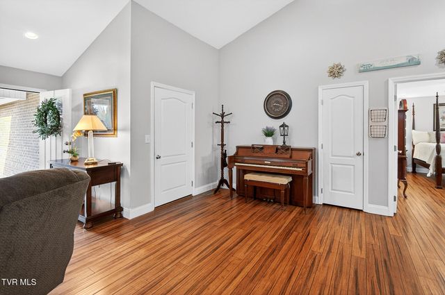 410 Garden Meadow Drive, Greeneville, TN 37745