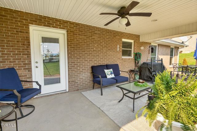 410 Garden Meadow Drive, Greeneville, TN 37745