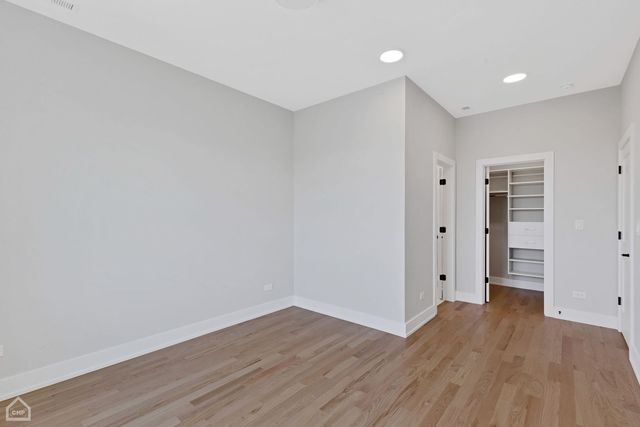 3545 W Belmont Avenue 4, Chicago, IL 60618