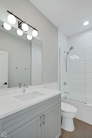 3545 W Belmont Avenue 4, Chicago, IL 60618