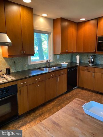 805 HARSTON LN, Erdenheim, PA 19038