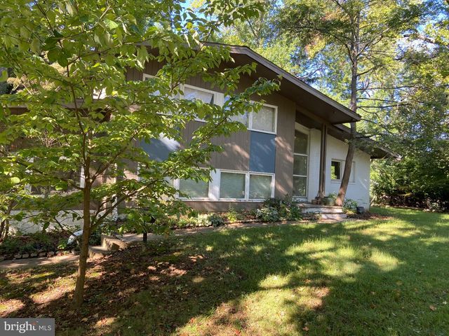 805 HARSTON LN, Erdenheim, PA 19038
